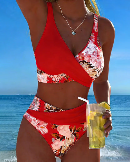 Bikini con estampado floral – estilo fresco y femenino