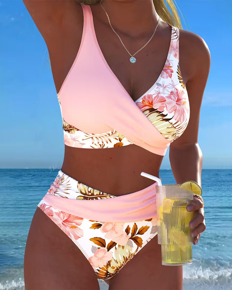 Bikini con estampado floral – estilo fresco y femenino